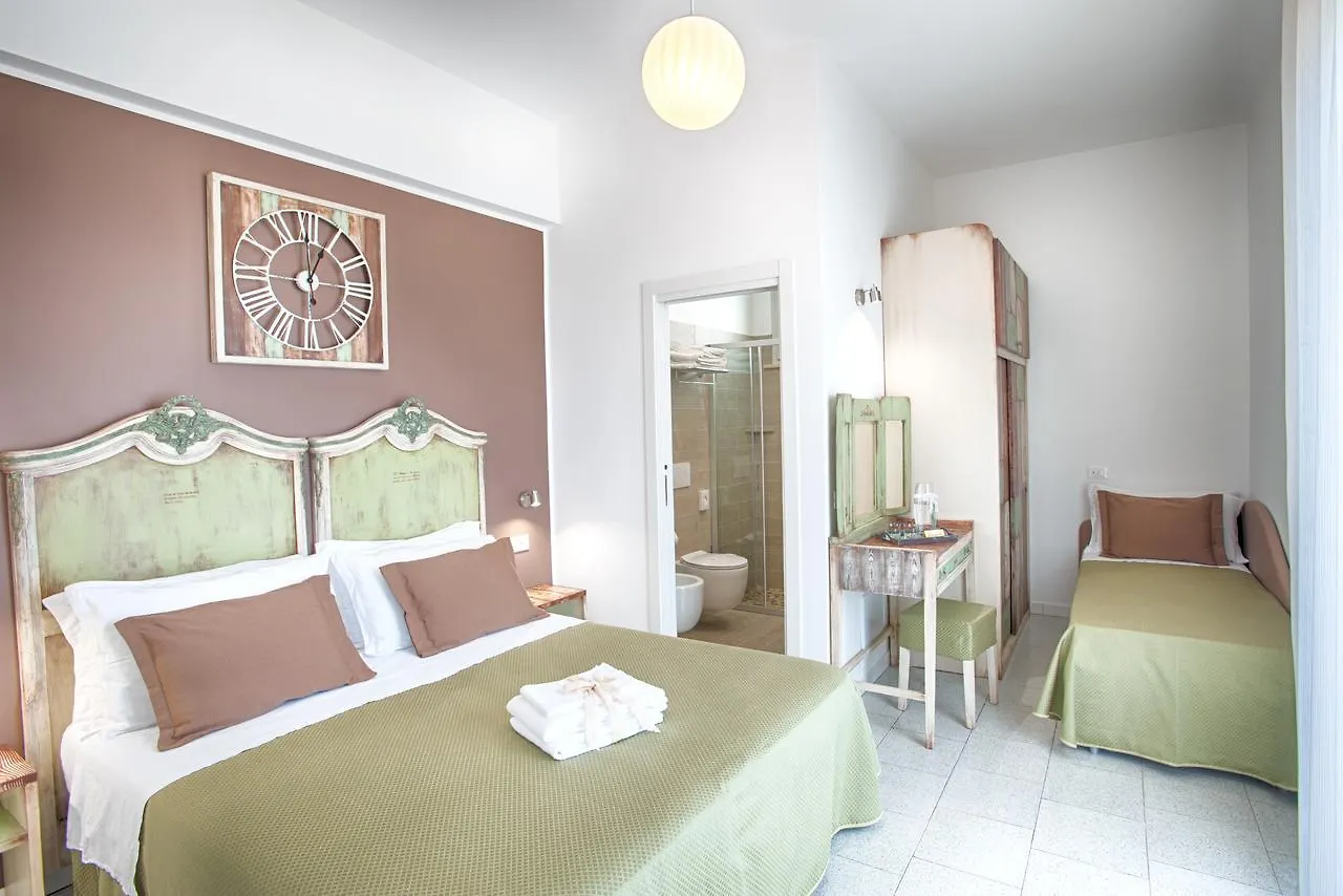 Hotel Villa Esedra Μπελάρια-Ιτζέα Μαρίνα 3*,