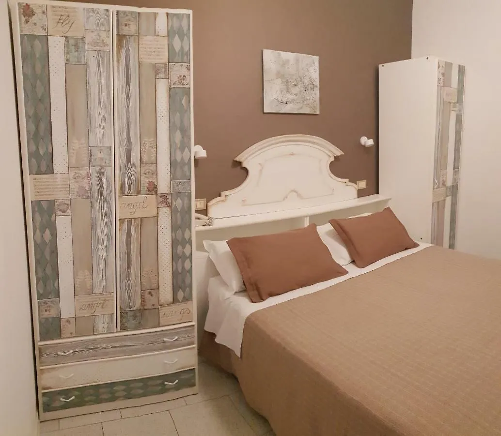 Hotel Villa Esedra Μπελάρια-Ιτζέα Μαρίνα 3*,